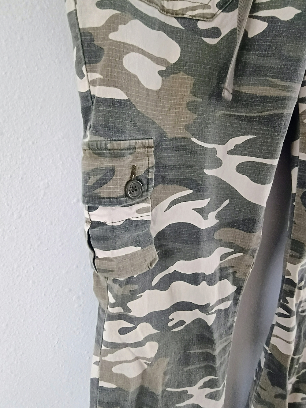 Arizona Jean Co Camo Cargo Pants Women’s Size 9 Green Utility Y2K Style - Picture 3 of 8